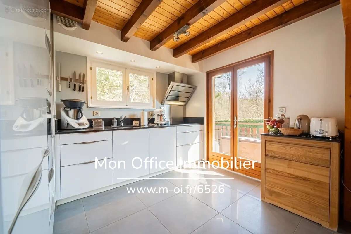 Référence : 6526-TCA - Maison 5 pièces - Garage - Buanderie - Bain Nordique - Terrain 1400m2 - photo 5