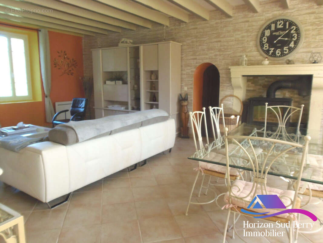 Séjour - Maison à PERASSAY