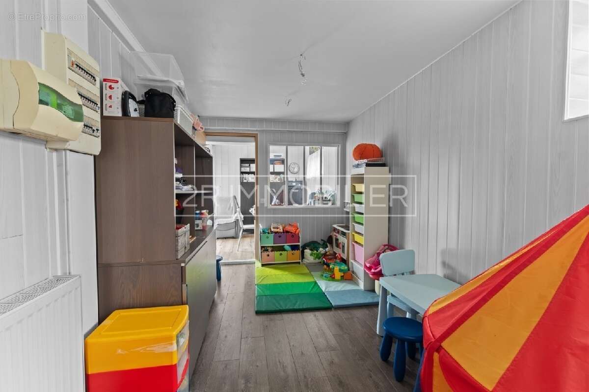 Maison à BUSSY-SAINT-GEORGES