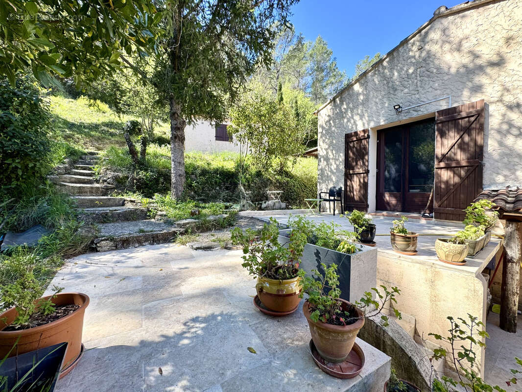 Maison à SOLLIES-TOUCAS