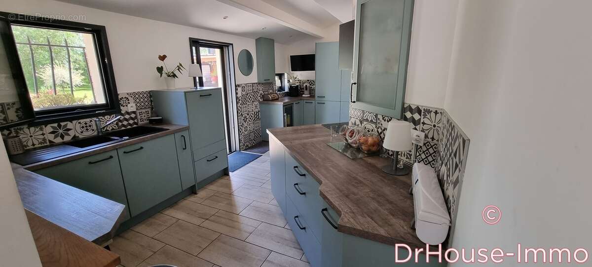 Maison à LE POIRE-SUR-VELLUIRE