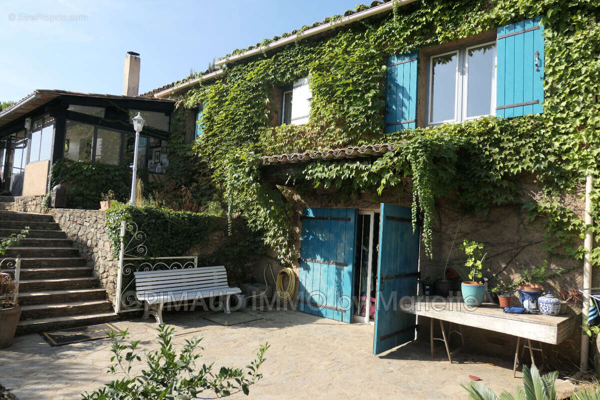 Maison à LA GARDE-FREINET