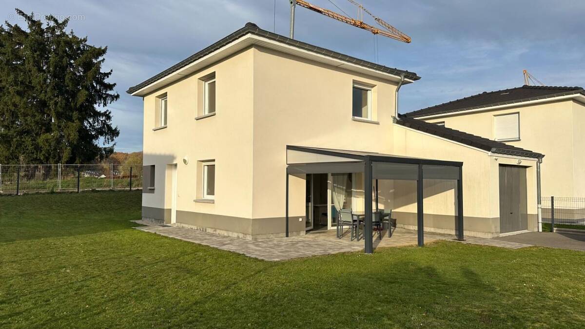 Maison à GRAND-CHARMONT