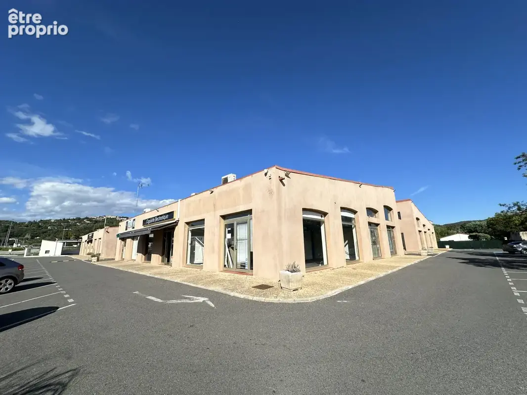 Centre commercial 1436 m2 à Montauroux - photo 5