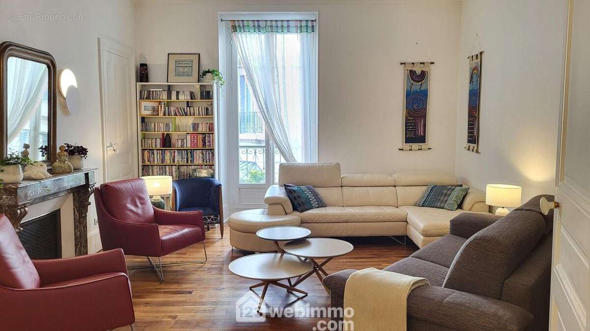 Le salon de plus de 25 m2... - Appartement à GRENOBLE
