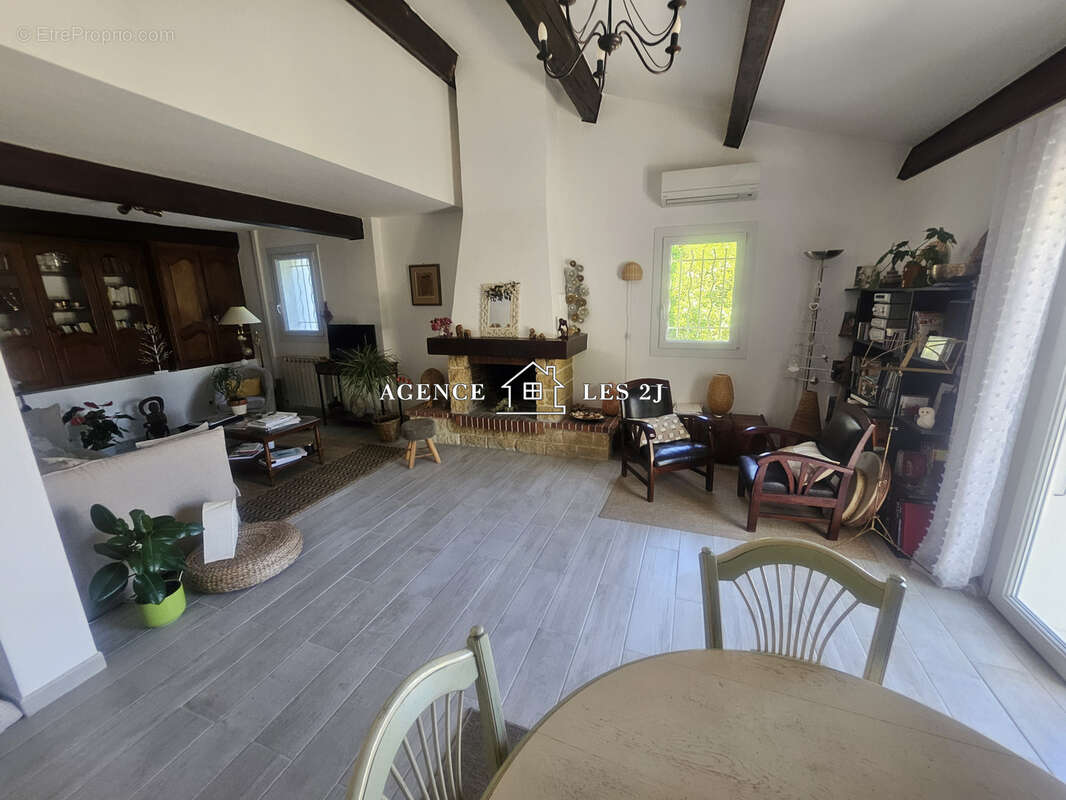 Les Caillols   Marseille 11e   Villa 6 pièces de 119 m2 avec vue dégagée - photo 2