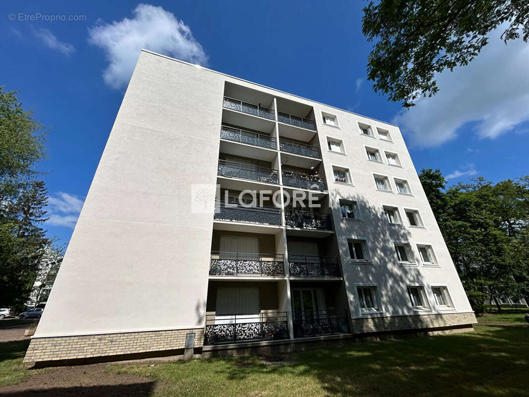 Appartement à VERNEUIL-SUR-SEINE