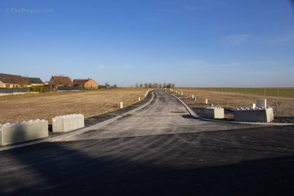 Terrain à AUBIGNY-AU-BAC