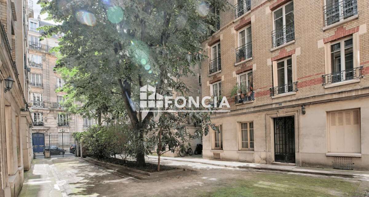 Appartement à PARIS-14E