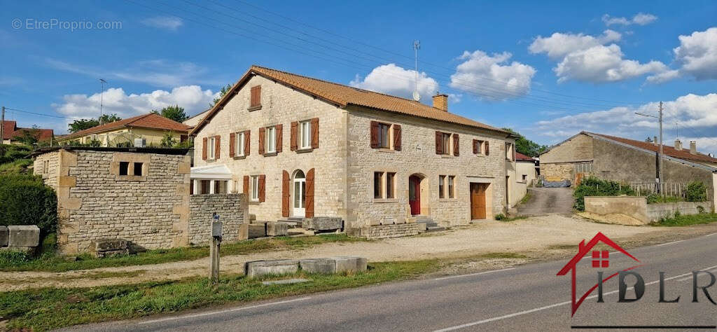 Maison à LANEUVELLE