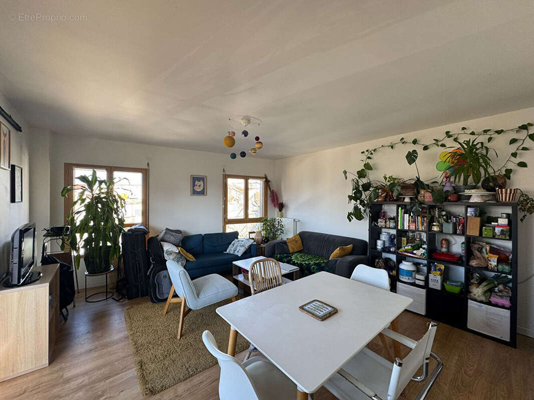 Appartement à AUBERVILLIERS