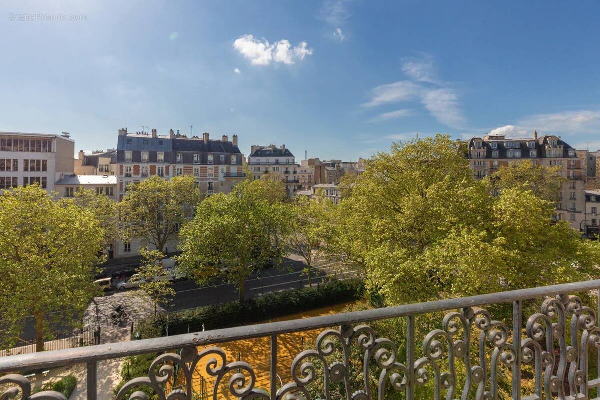 Appartement à PARIS-17E