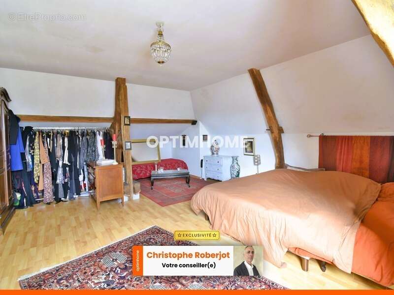 Maison à LONGEPIERRE