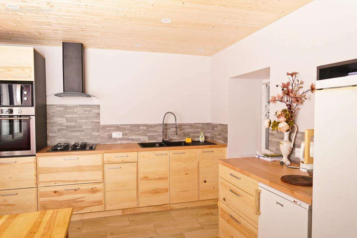 Maison à SAINT-AGREVE