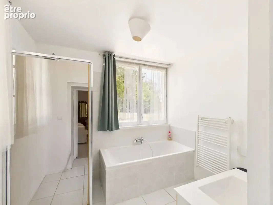 Belle maison de 5 chambres avec piscine en bord de rivière, maison d'amis et annexe près de Gensac - photo 9