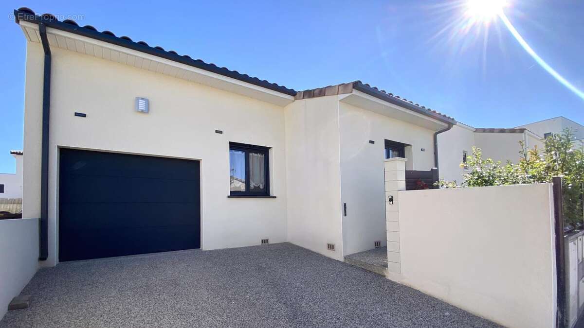 Maison à NISSAN-LEZ-ENSERUNE