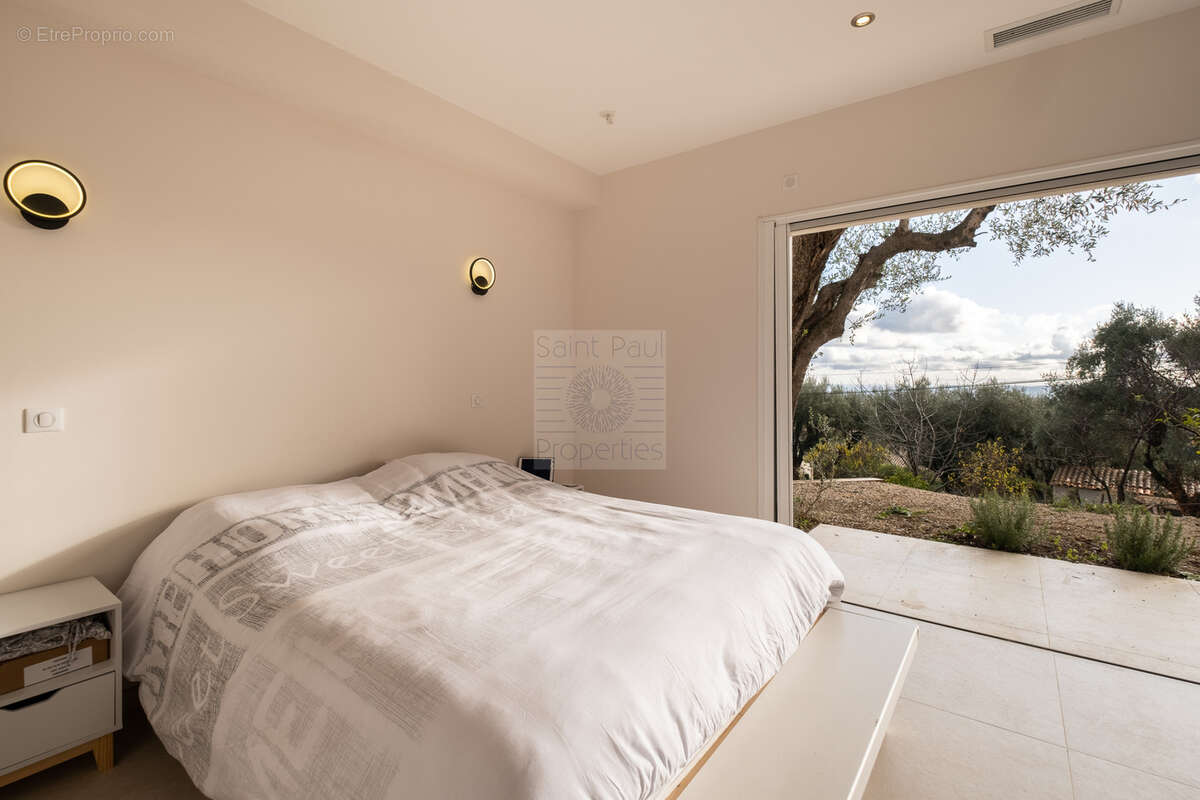 EXCLUSIVITE - TOURRETTES-SUR-LOUP - Maison vue mer panoramique - 147m2 - photo 18