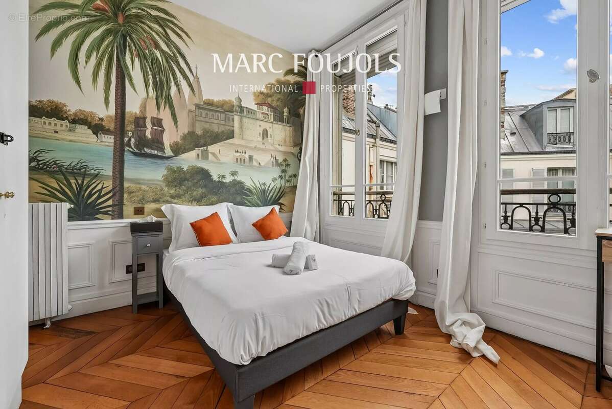 Appartement à PARIS-16E