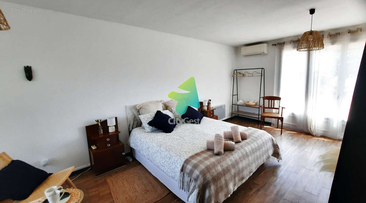 Villa polyvalente de 180 m2 avec locaux commerciaux et habitation - photo 6