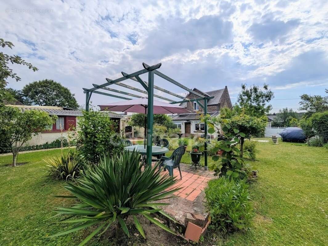 Exclusivité : Elégante maison bourgeoise de caractère de 81m2 avec dépendances et jardin clos, terrain de 698m2 - Secteur AUMALE - photo 7