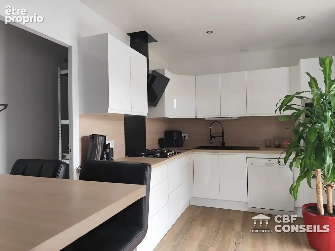 Maison 6 pièces 99 m² à vendre à Entraigues (63720) - photo 2