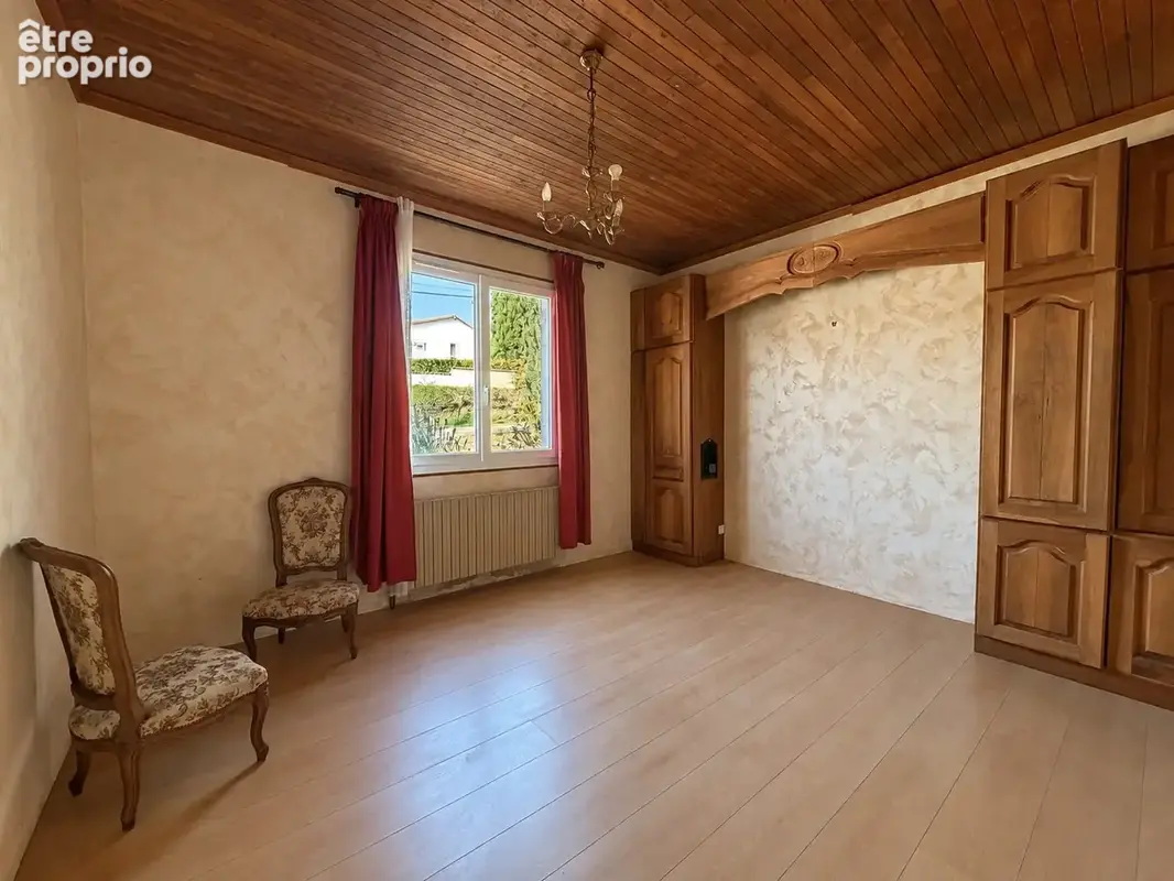 Maison 6 pièces 125 m² à vendre à Voulgezac (16250) - photo 8