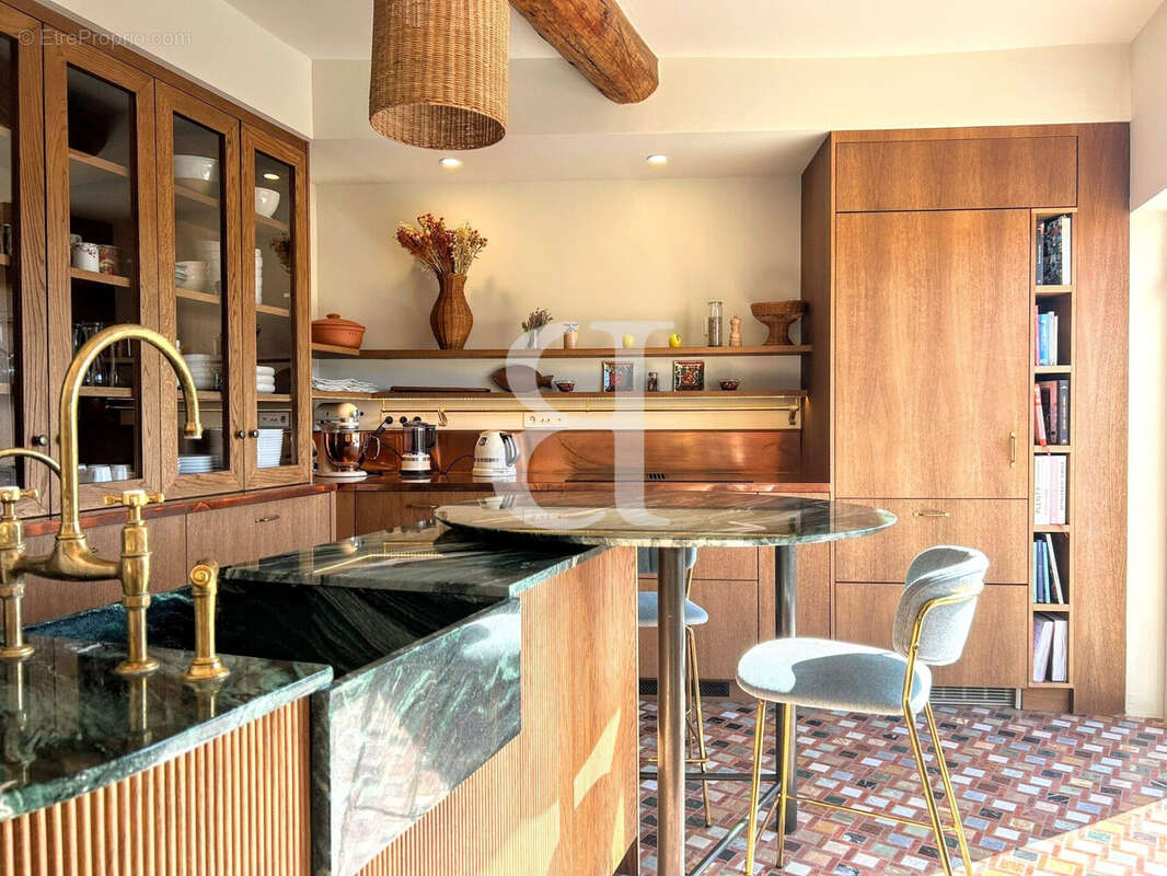 Appartement à L'ISLE-SUR-LA-SORGUE