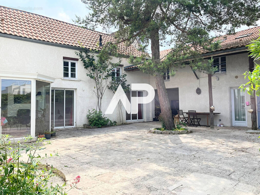 Maison à BOUFFEMONT