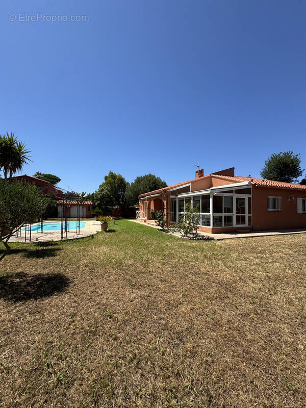 Maison à PEZILLA-LA-RIVIERE