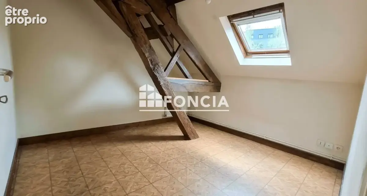 Maison ancienne à rénover avec grand terrain de plus de 1 600 m² et beau potentiel d’agrandissement - photo 9