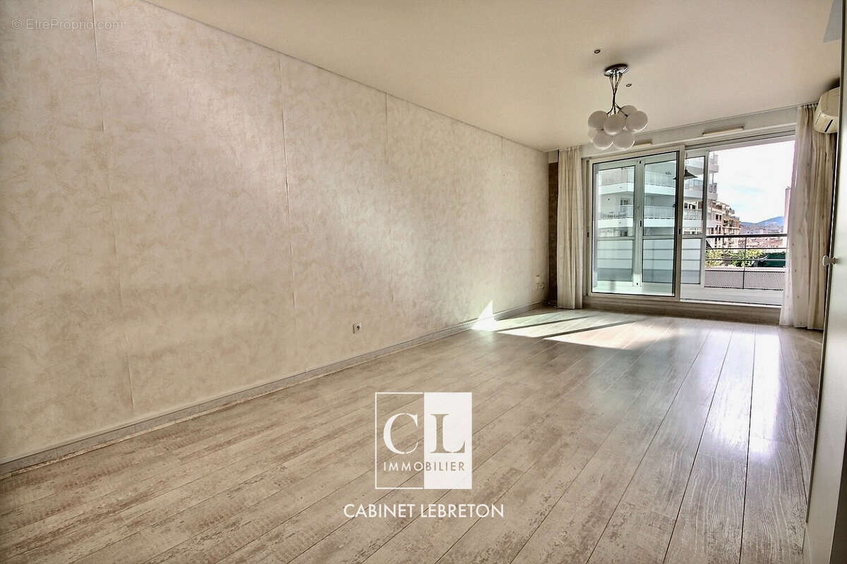 Appartement à MARSEILLE-6E