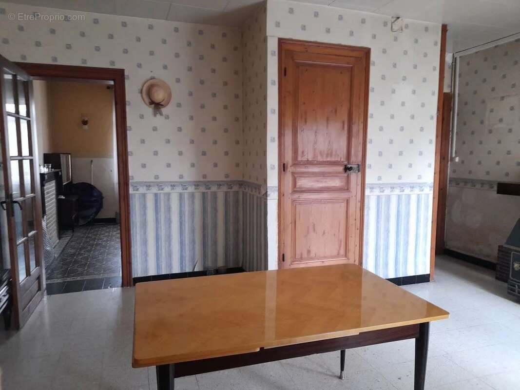 Maison à MAULDE
