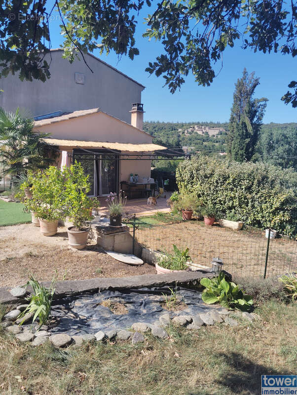 Maison à LUSSAN