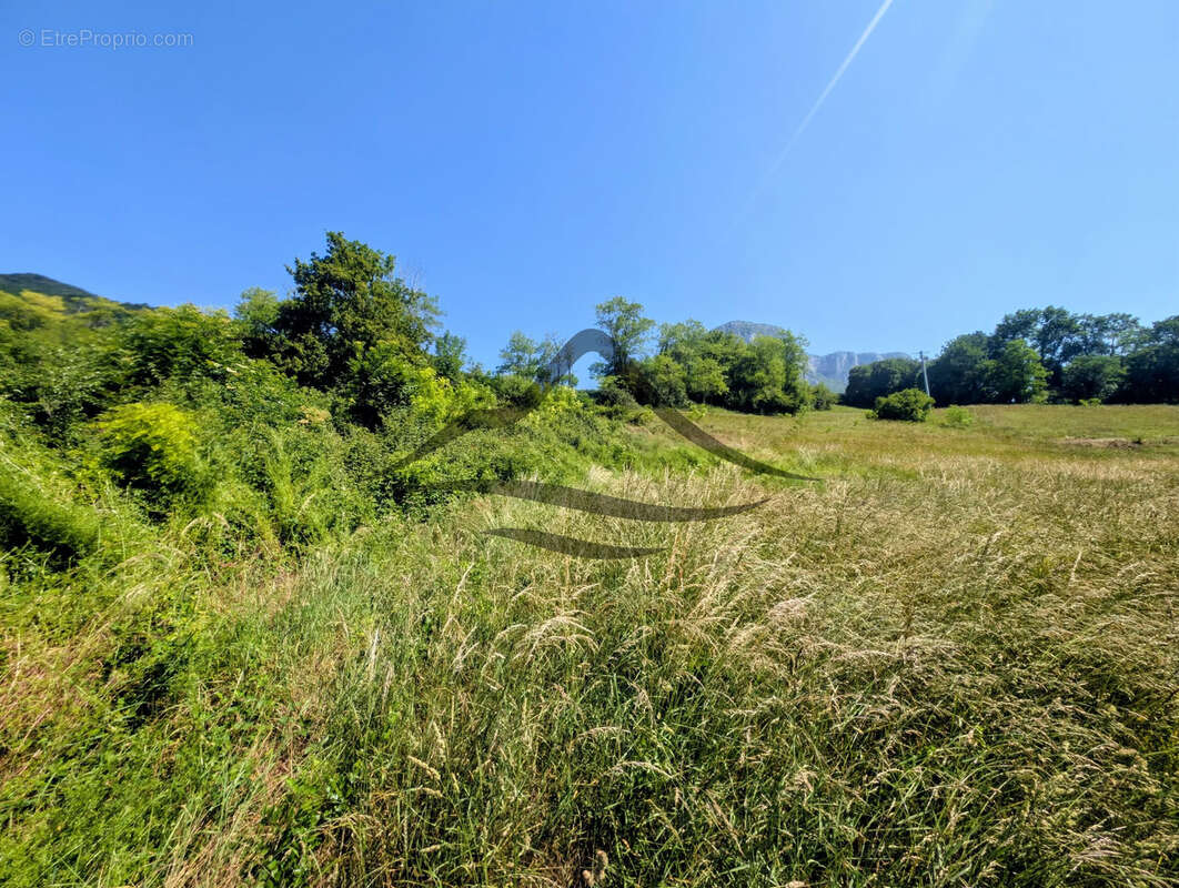 Terrain à SAINT-ALBAN-LEYSSE