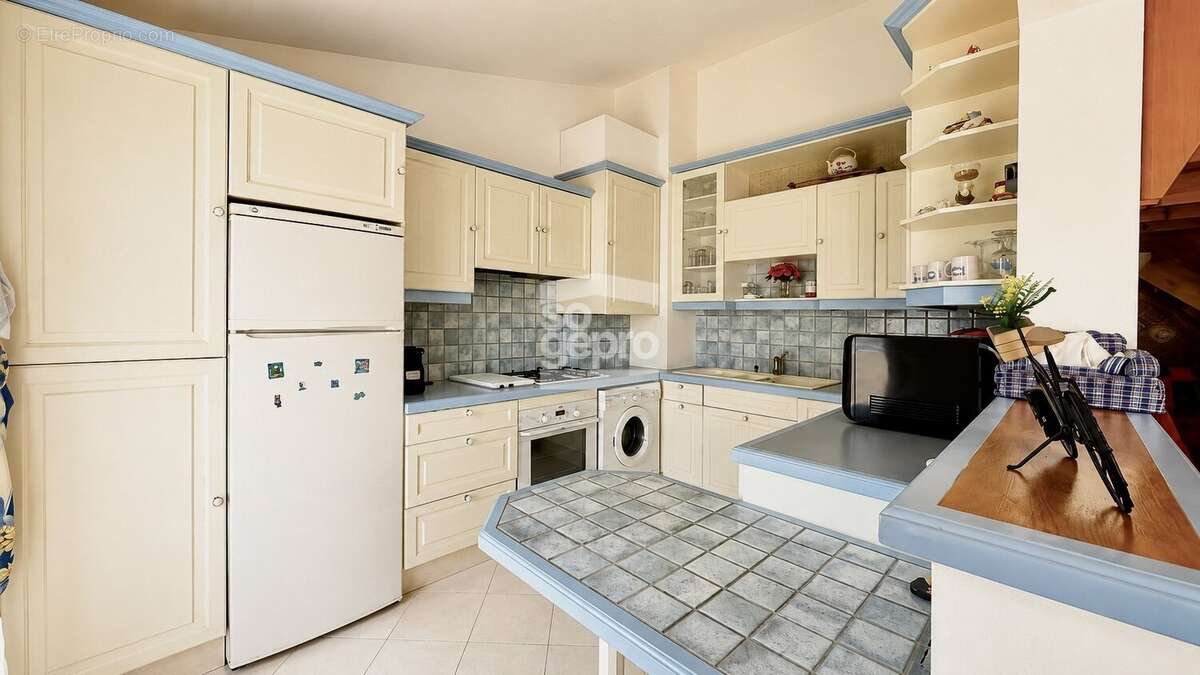 Réf : 2313 - Vente 4 Pièces Mezzanine, avec Parking secteur Les Falaises ! - photo 4