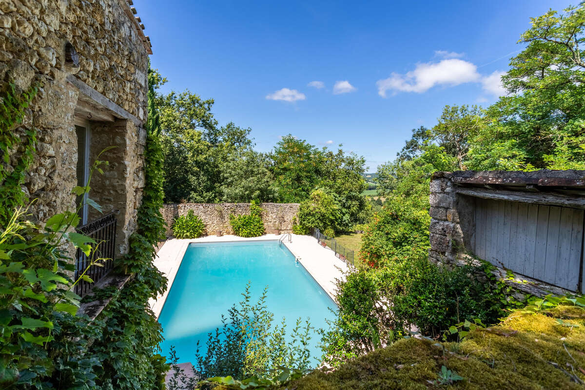 Maison à SAINTE-COLOMBE-DE-VILLENEUVE