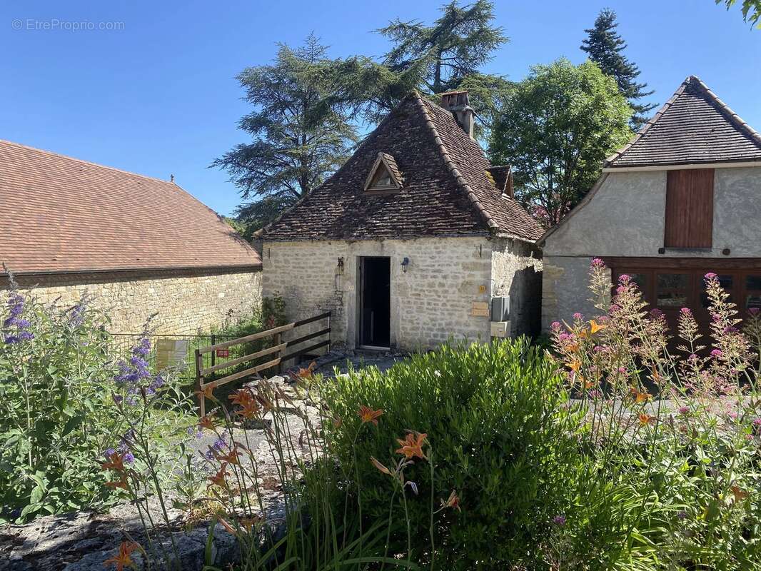 Charmante petite maison en pierre à Caniac-du-Causse – Idéale résidence secondaire avec potentiel locatif - photo 2