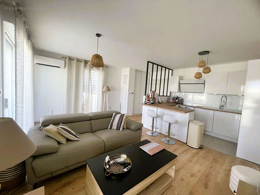 Appartement à MAUGUIO
