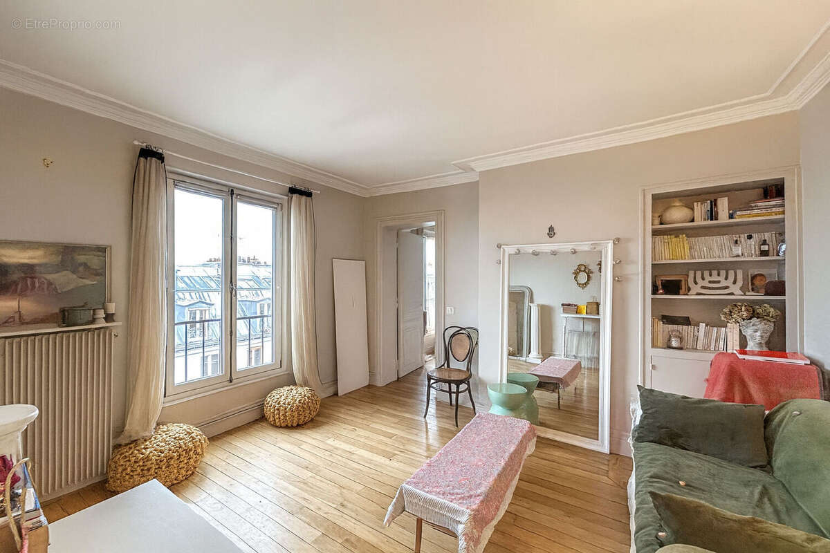 Appartement à PARIS-11E