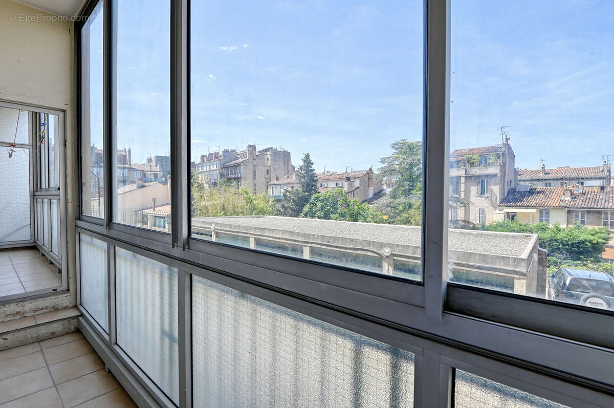 Appartement à MARSEILLE-4E