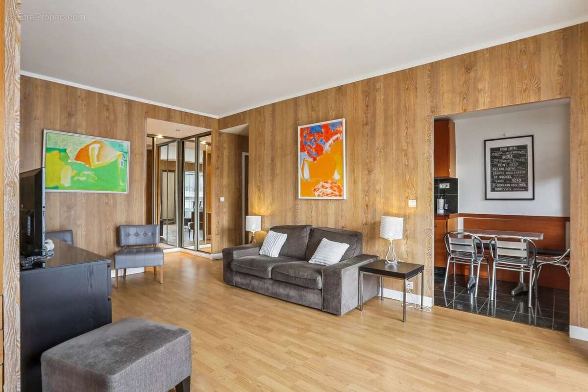 Appartement à NEUILLY-SUR-SEINE