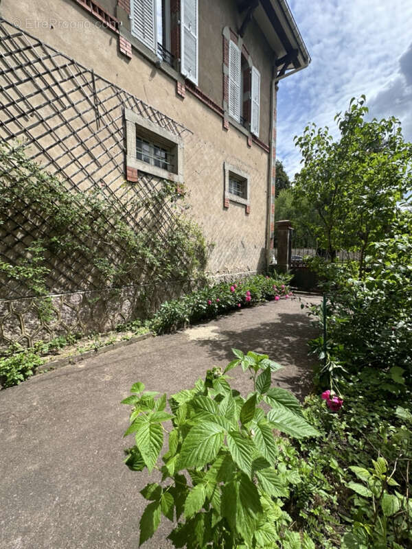 Maison à NEUFMAISONS