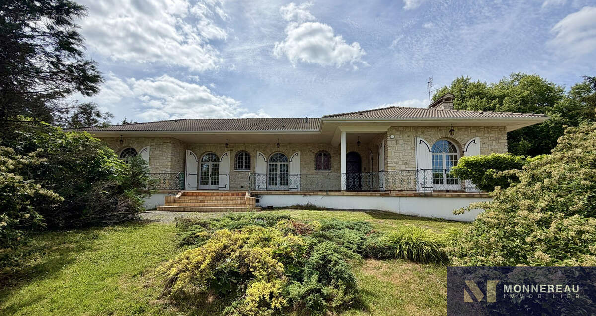 Belle maison en pierre avec grand terrain - photo 4