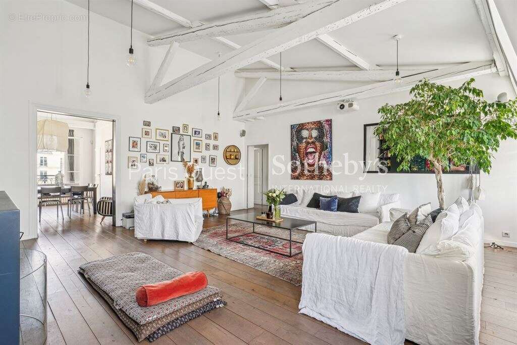 Appartement à NEUILLY-SUR-SEINE