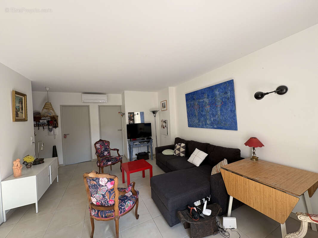 Appartement à SAINT-CYR-SUR-MER