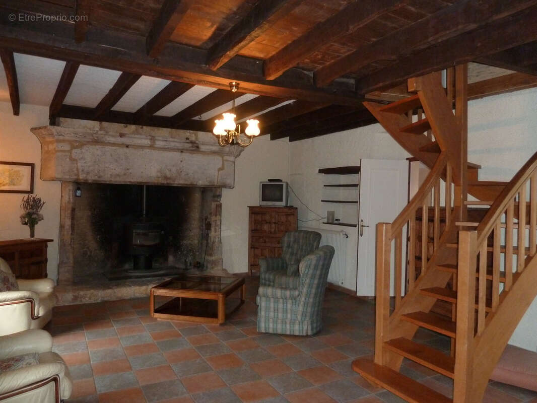 Maison à SALIGNAC-EYVIGUES