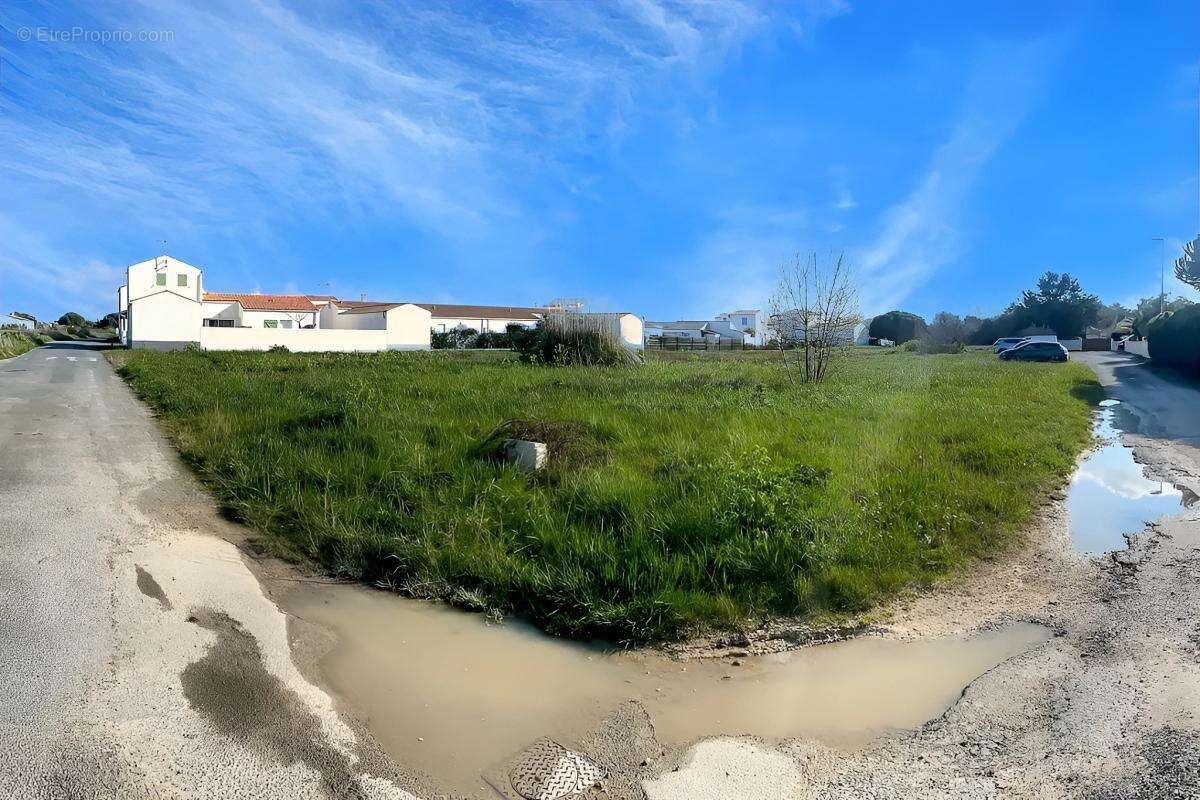 Terrain à SAINT-DENIS-D&#039;OLERON