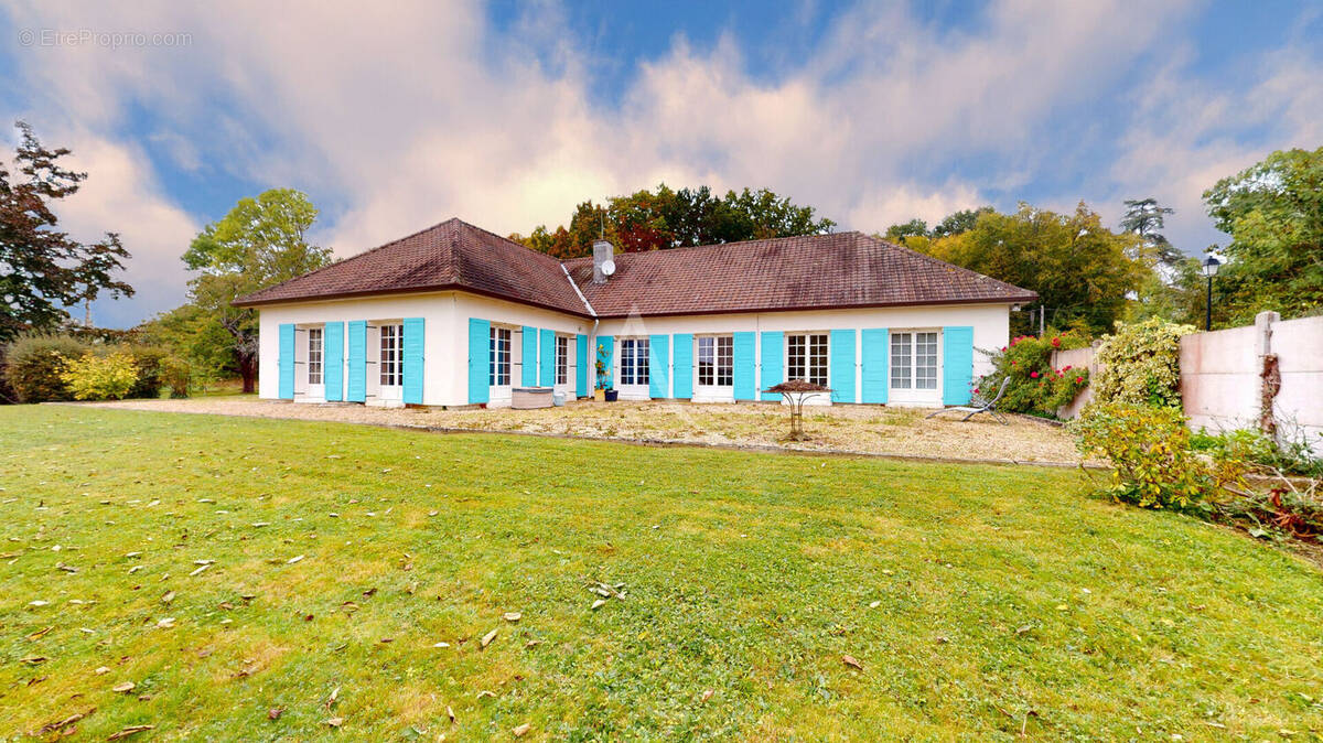 Maison à CREVECOEUR-EN-BRIE