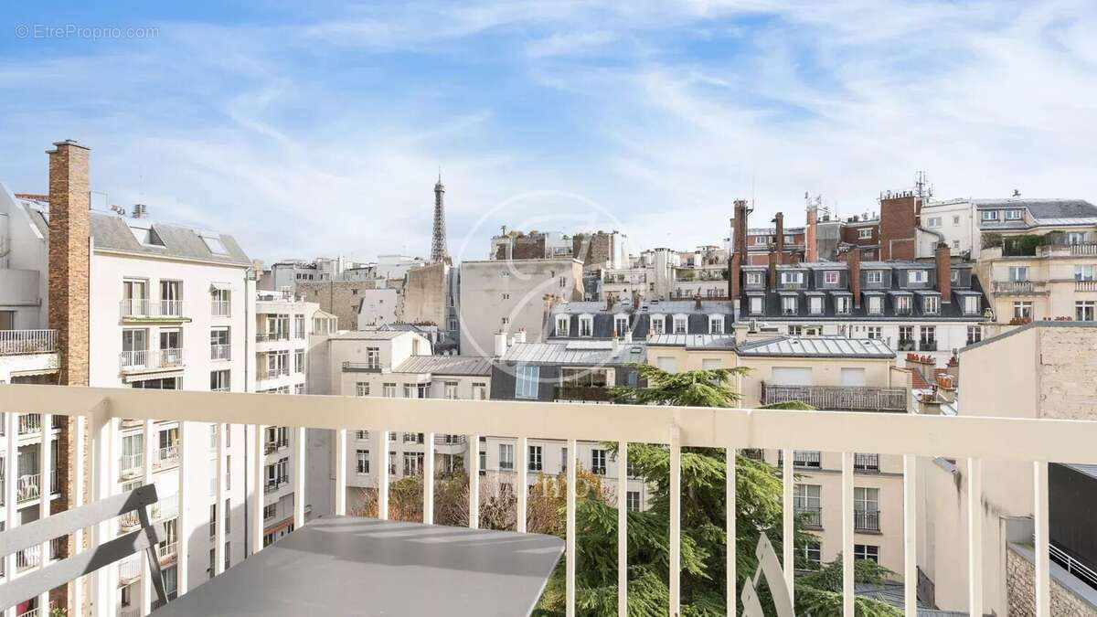 Appartement à PARIS-16E