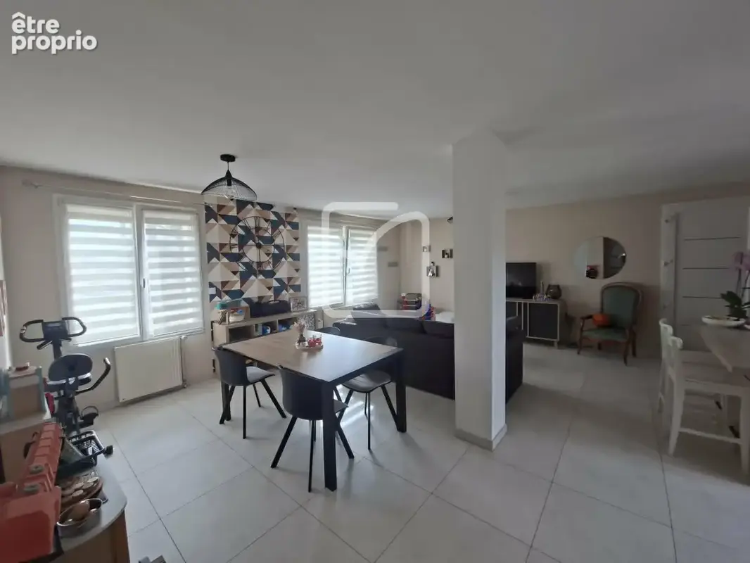 Maison rénovée sous-sol , 2 chambres terrain 741 m2 - photo 5